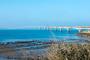 pont de l'île de ré à découvrir depuis nos hôtels à la rochelle