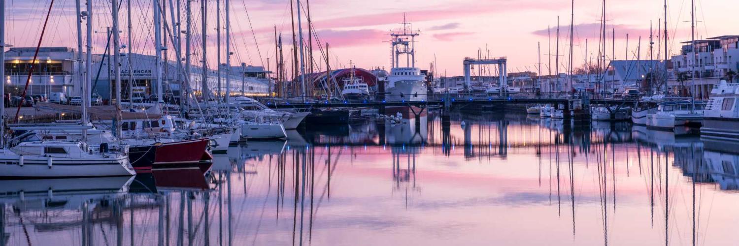 vieux port au coucher de soleil pour se détendre après son team-building à la rochelle